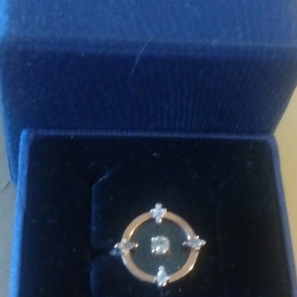 Swarovski Silver and Black Ring - Picture 6 of 6